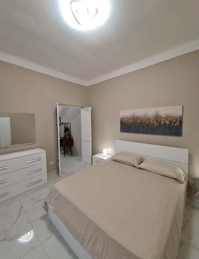 Ampio Con 2 Posti Auto E Cortile Apartamento *